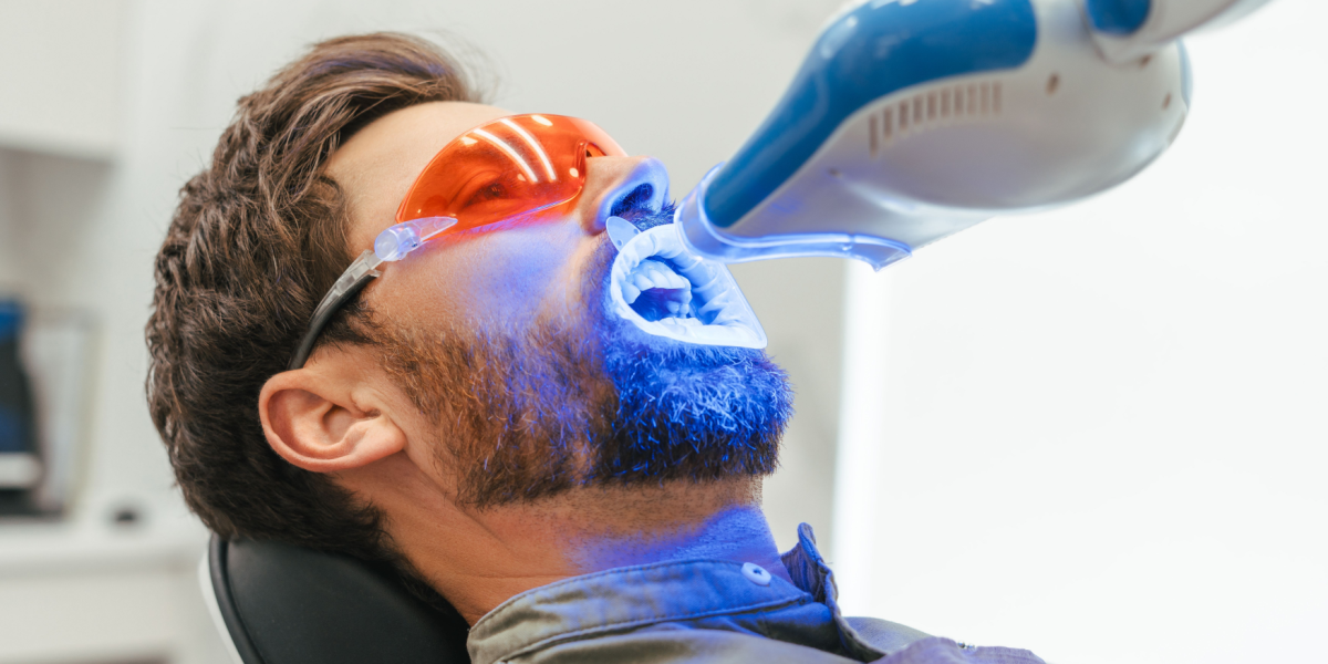 ¿Cómo se hace el blanqueamiento dental? Sonría Clínica Dental